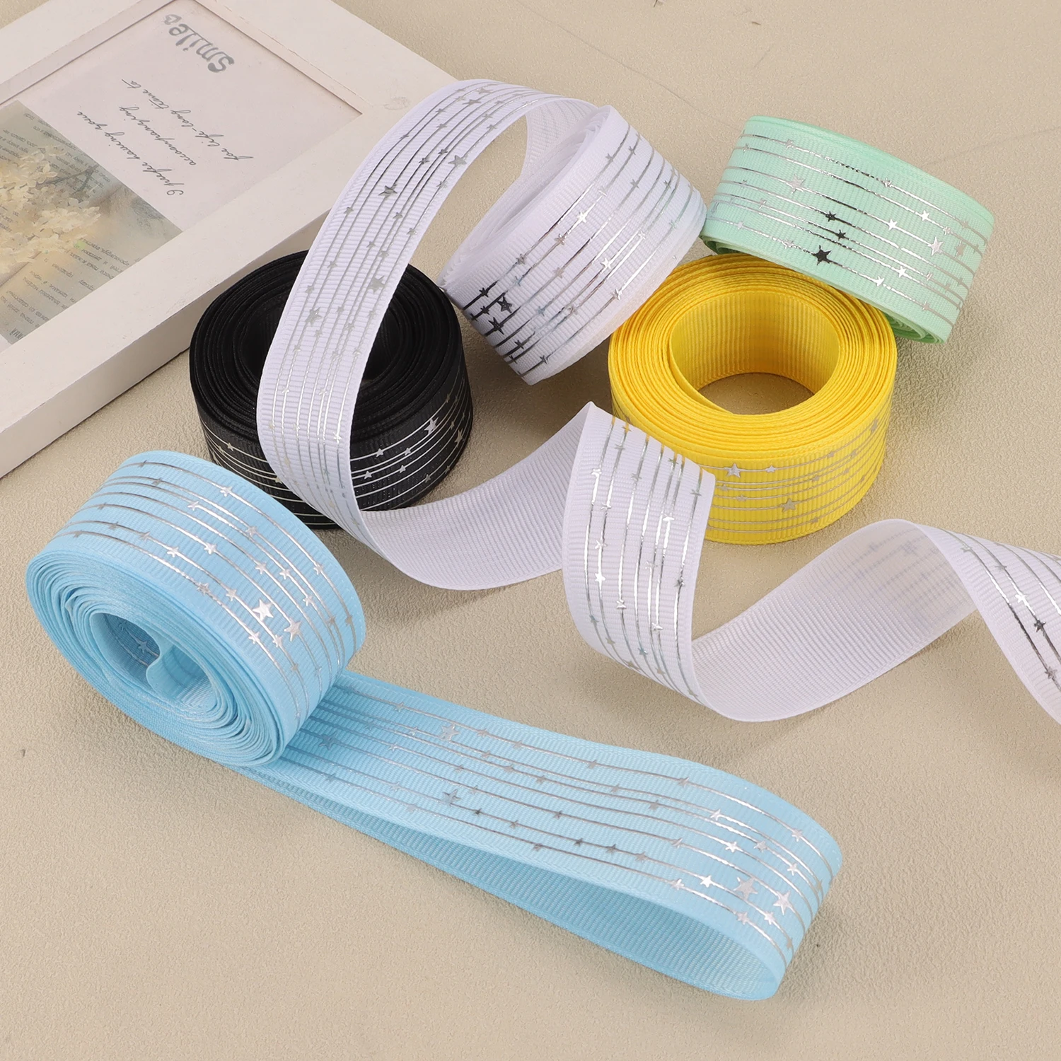 5 Yard 25 mm Thermobelband mit silbernem Stern, gerippt, verwendet für Geschenke, Geschenkverpackungen, Weihnachtshochzeits-DIY-Kunsthandwerk