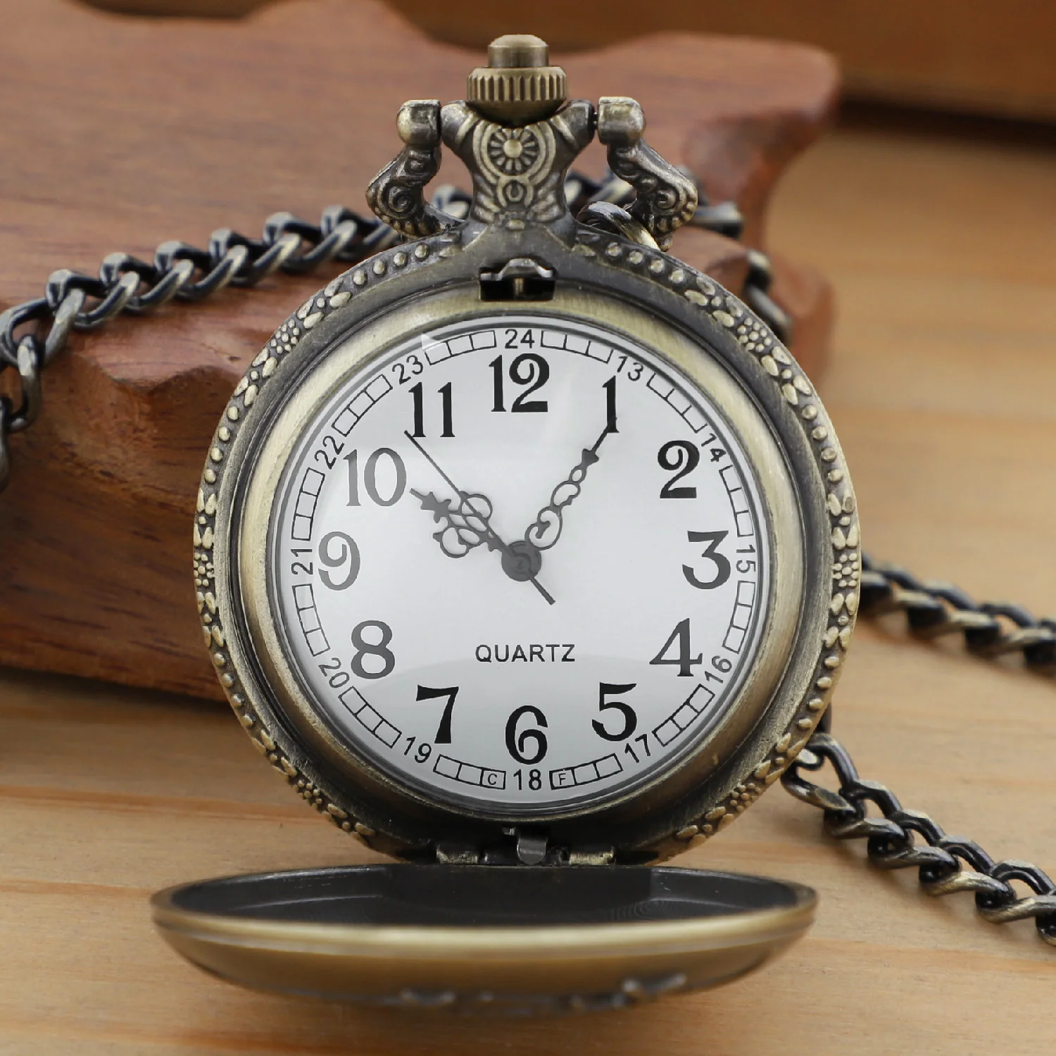 خمر ساعة جيب كوارتز قلادة برونزية الغزلان منحوتة ساعة رائعة ساعة فوب عيد الميلاد مجوهرات اكسسوارات هدايا