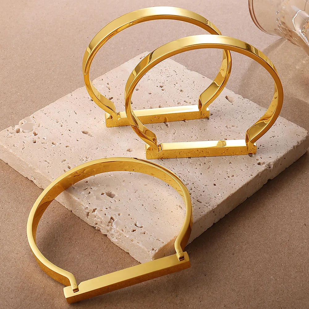 

New Light Luxury Fashion Geometric D-shaped Bracelet Stainless Steel Design High End Bracelet