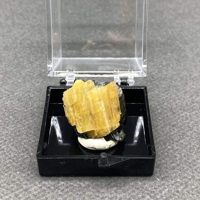 100%  Natural Yellow tourmaline Mineral Specimens Stones and Crystals Healing Crystal   +Box size:35*35*35 mm