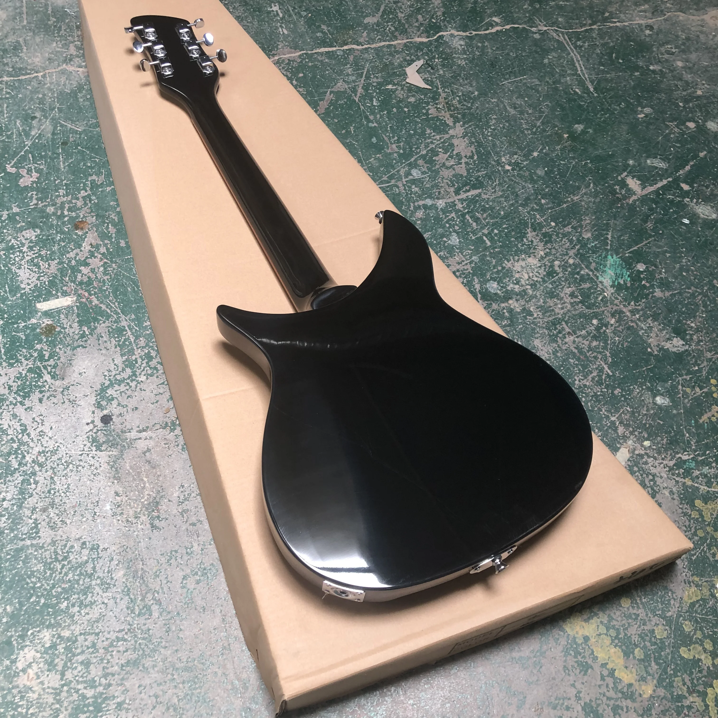 Nuova chitarra elettrica nera 325, all'ingrosso e al dettaglio.