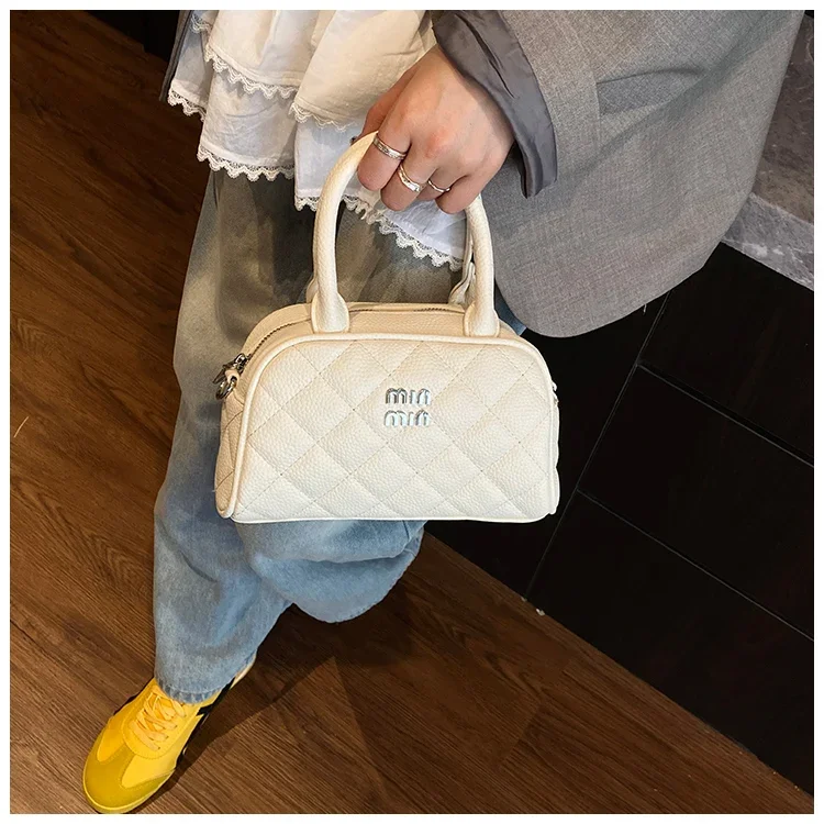 

Stylish Leather Shoulder Bag for Elegant Ladies By Famous Designer, Luxury Brand Tote Handbag
