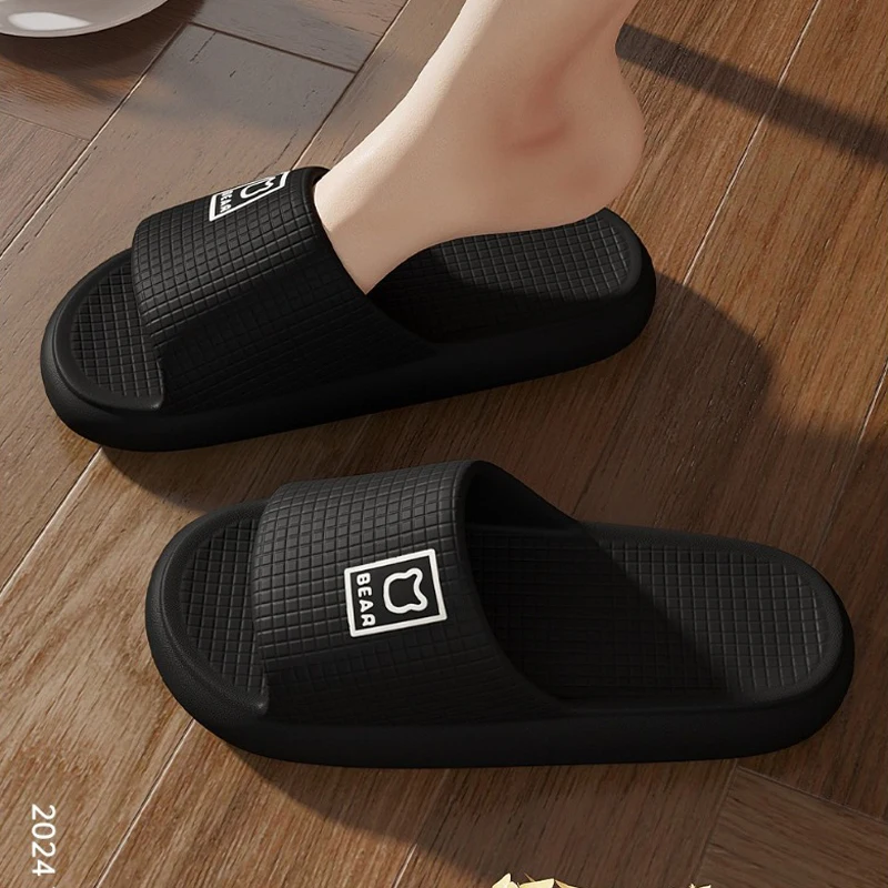 

Домашние тапочки-шлепанцы женские и мужские, с клетчатым узором и мишкой, на платформе, мягкие, летние, для дома и ванной, из ЭВА, на плоской подошве