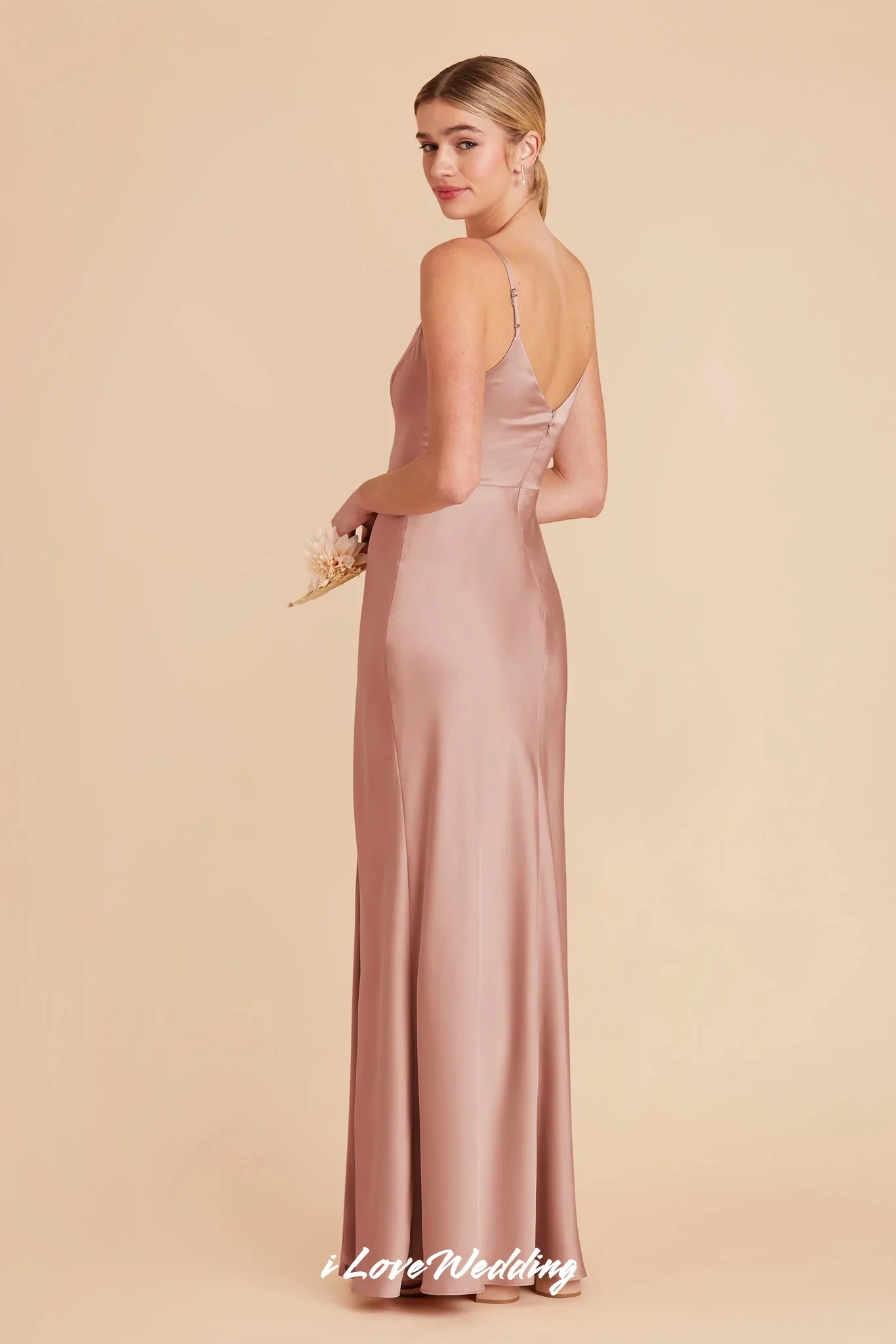 Розовые платья подружки невесты на тонких бретельках 2025 атласное платье без рукавов с v-образным вырезом длиной до пола, плиссированное свадебное платье для гостей по индивидуальному заказу