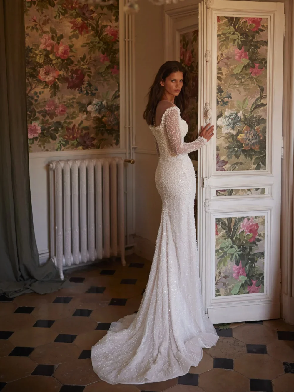 Customized Charming Dresses Opulent Pearls 3D Flower Wedding Dress With Overskirt Oneck Floor-length Bridal Gown New