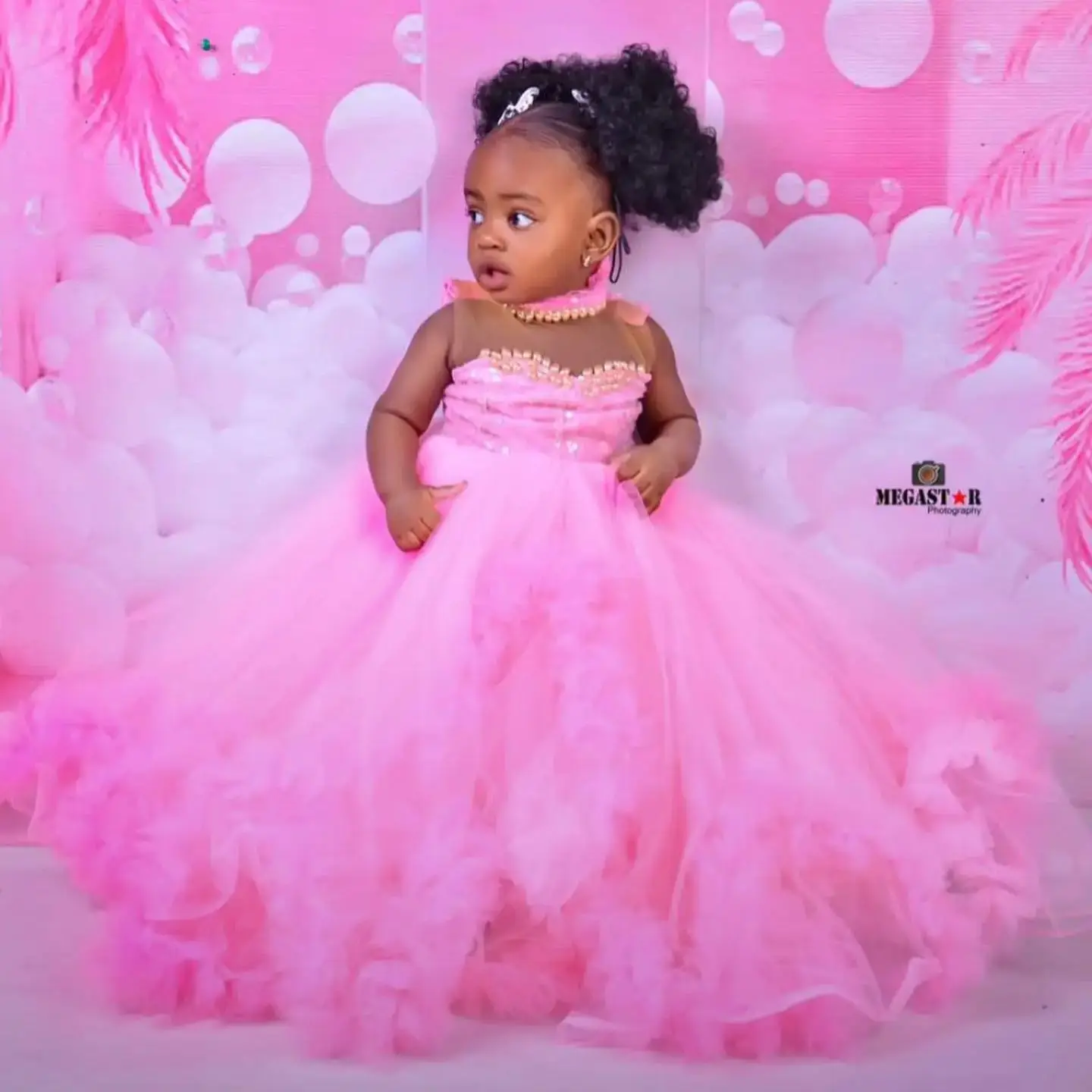 

Pink Pearls Flower Girl Dresses Customized Ruffles Baby Ball Gown First Communion Dress Birthday Photos Shoot Gowns for Party