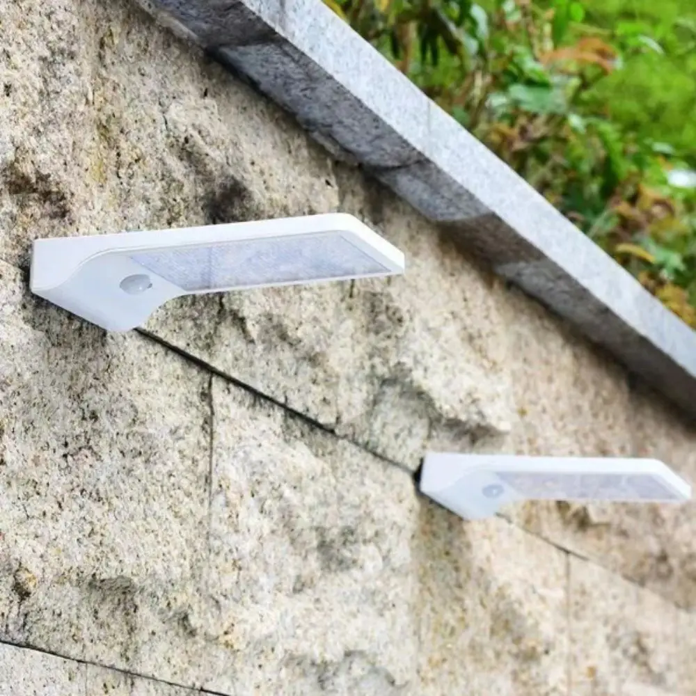 

Водонепроницаемый солнечный настенный светильник 450 лм, алюминиевый, с датчиком движения, функцией диммирования и PIR-сенсором, для улицы и сада