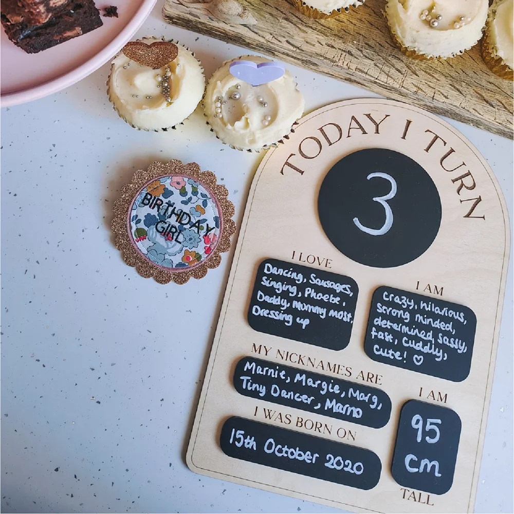 

Personalized Today I Turn Wooden Board - 26x18cm Reusable Photo Prop, Kids Milestone Tracker for Birthdays & Holidays