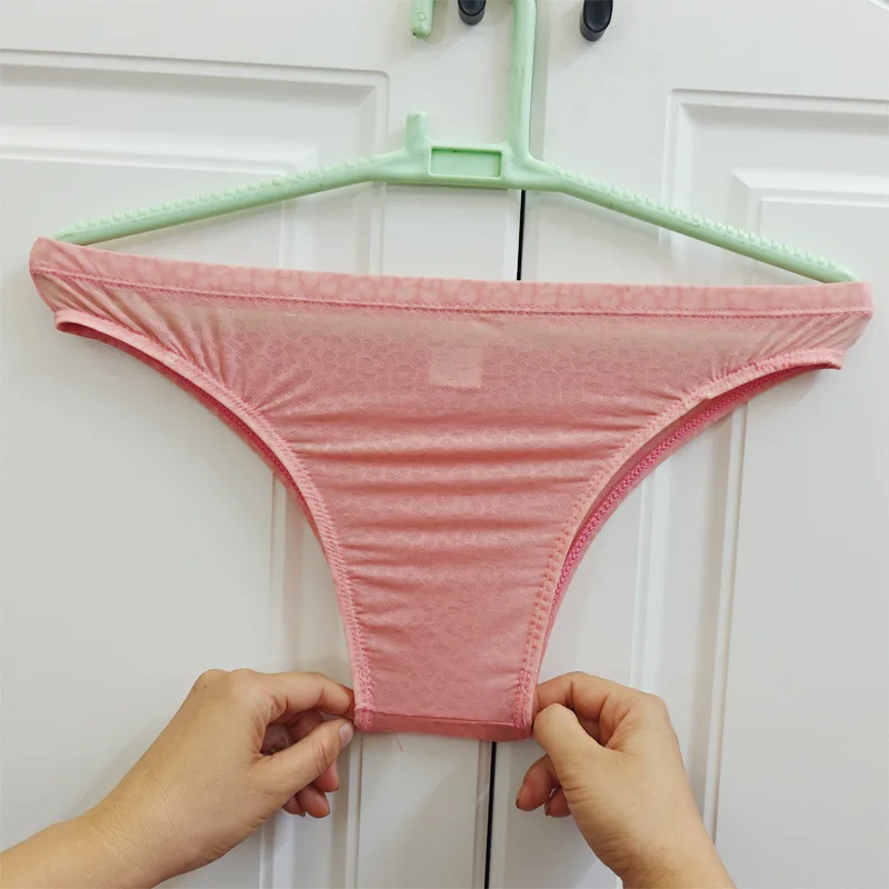 ملابس داخلية مثيرة للرجال من قماش الجاكار Tanga دانتيل رفيعة للغاية وشفافة سريعة الجفاف ملابس داخلية مرنة مثيرة منتصف الخصر بيكيني مثلي الجنس الاباحية كلسون