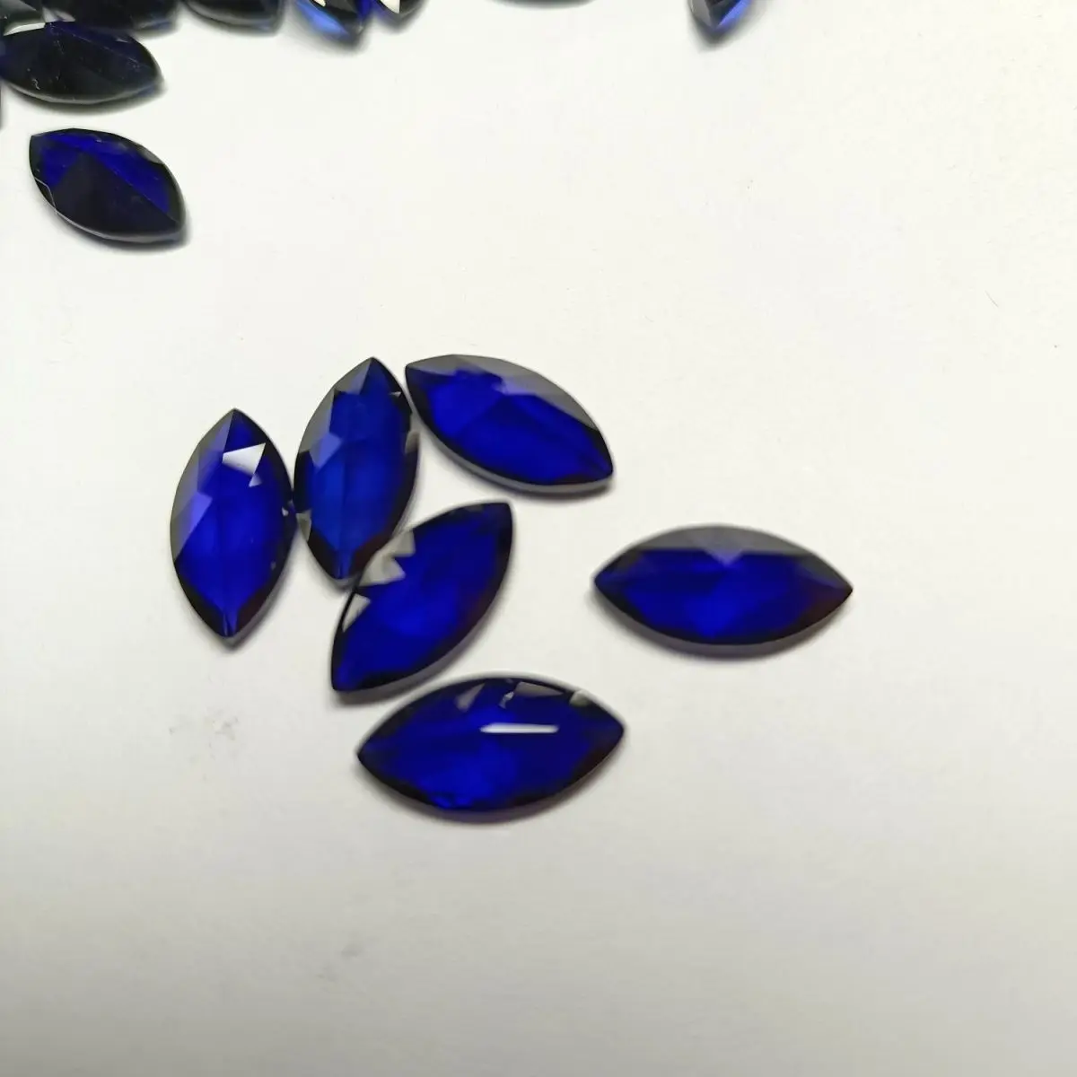 High hardness through Diamond Pen Royal Blue Blue Sapphire Blue corundum dark blue horse Eye Gemstone Eye Ring Stone Hardness 9