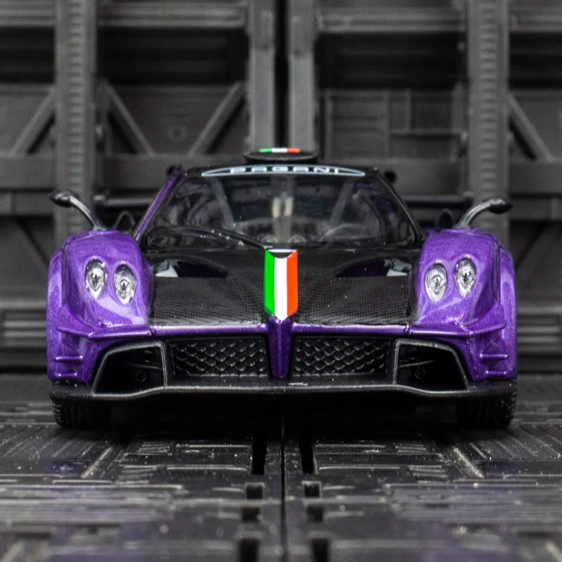 

Модель спортивного автомобиля из сплава CCA 1:31 Pagani Zonda, богатые детали, тонкая работа, может подарить в подарок друзьям на день рождения