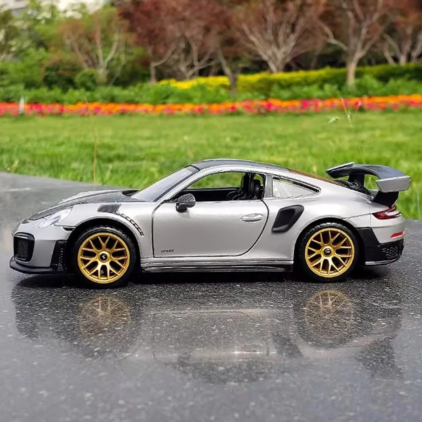 1:32 SE 911 GT2 RS Alloy Model Car - Exquisite Collectible Replica for Enthusiasts & Kids | Detailed Diecast Metal Vehic