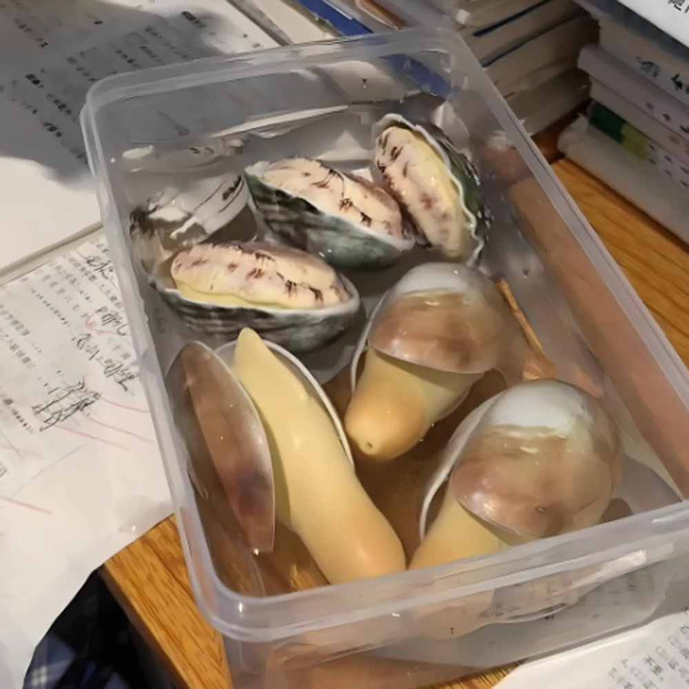 

Splashing Spray Simulated Geoduck Water Toy Handheld Easy To Fill Seafood Abalone Water Spray Toys Plastic Press