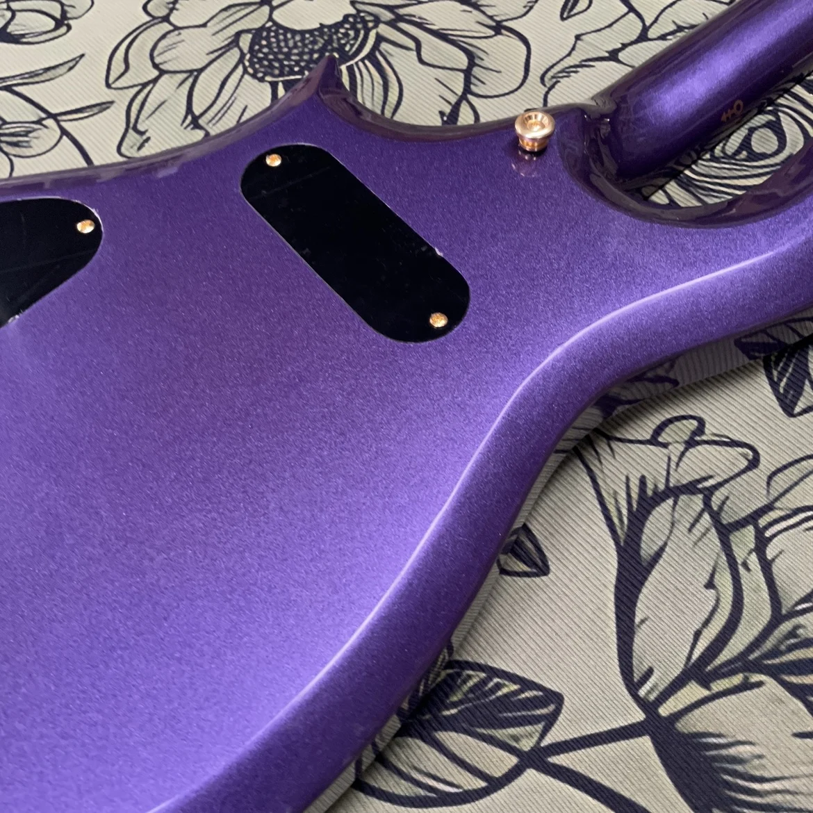 Purple 6-string electric guitar  spiral vortex-shaped body and rosewood fingerboard guitars, beginner-friendly electric guitarra view 6