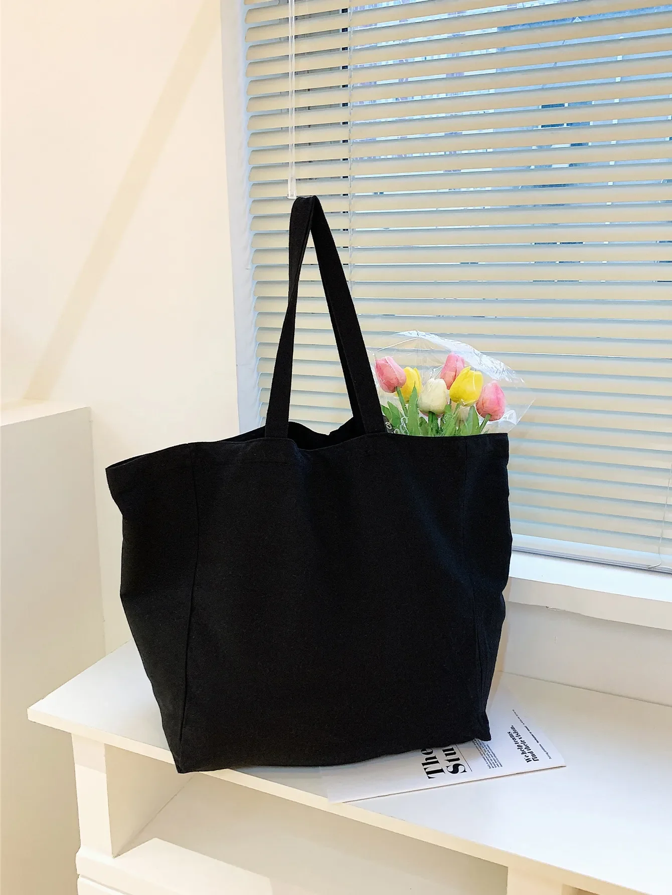 Fashionable and Minimalist Solid Color Canvas Tote Bag Large Capacity Handbag Soft and Durable Shoulder Bag Daily Commute view 6