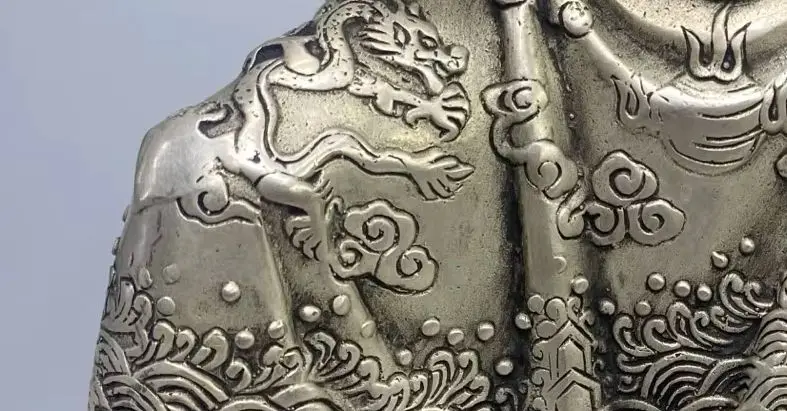 Old Bronze Gilded Silver Dragon texture Read the Spring and Autumn Annals Guan Gong sitting statue Guan Yunchang Buddha