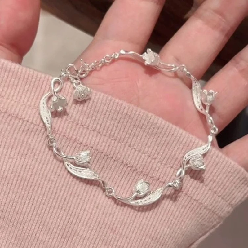 Pulsera de plata de ley S925 con sensación fresca de plata y lirio blanco de la onda del valle, joyería de mano con borla de estilo clásico de alto valor