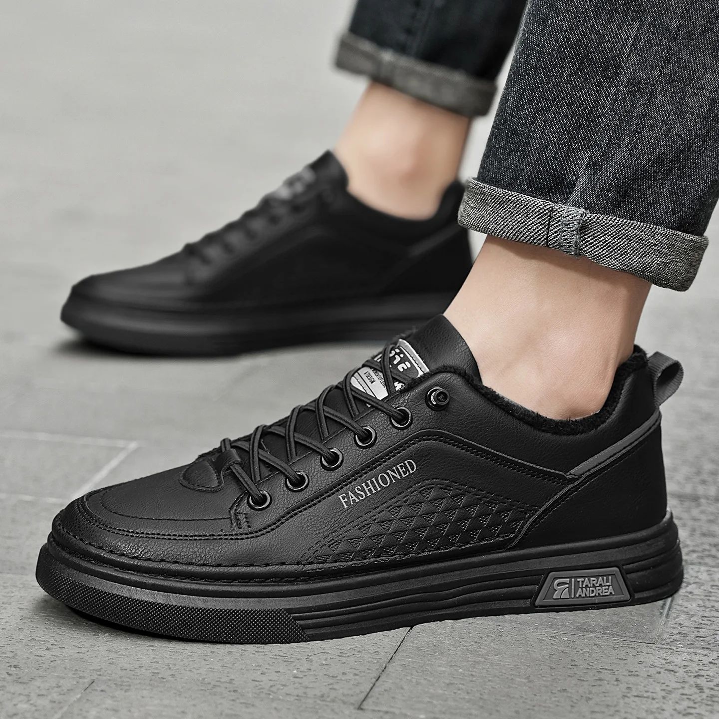 

2025 New Men's Fleece-Lined White Sneakers - British-Style, Leather Panel, Warm Non-Slip