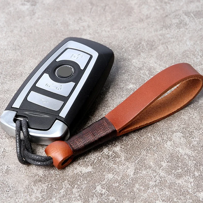 Car Keychain for Men Simple Carabiner Cowhide Key Chain Climbing Hook Key Chain Rings Stainless Steel Gift Auto Interior Pendant