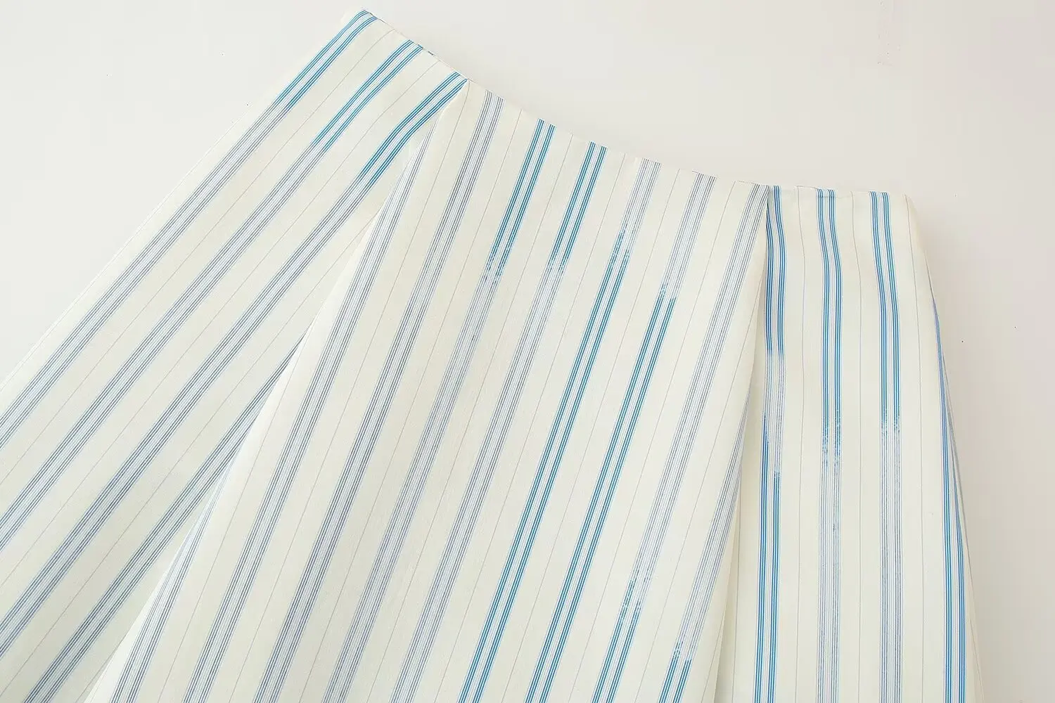 New summer products 2025 women's clothing fashionable temperament European and American style striped print skirt