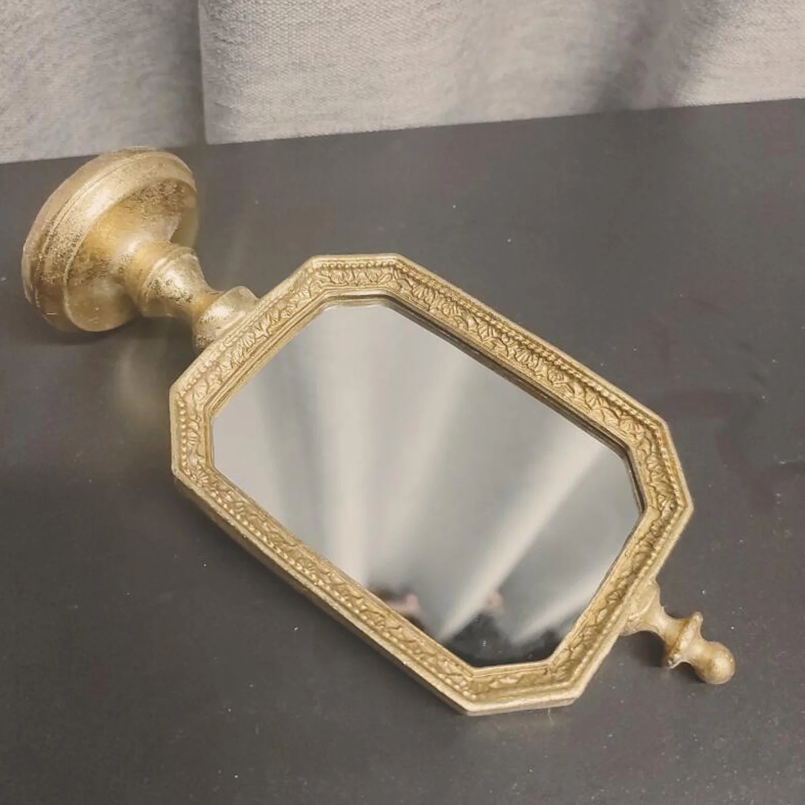 Chic Retro Makeup Mirror Desktop Tabletop Mirror Smooth Edges Stable Base Elegant Design European Room Decor