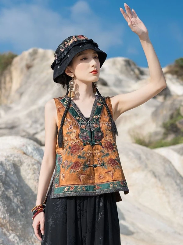 

2025 new chinese ethnic style women's embroidered v-neck sleeveless vest coat cheongsam button elegant retro tang suit vest top