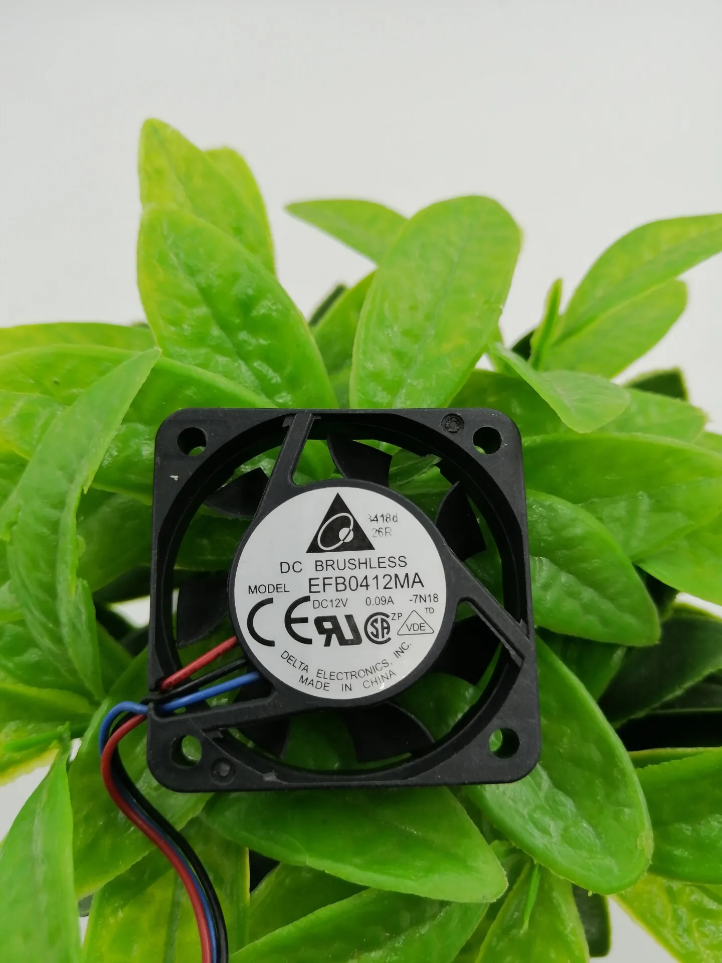 

EFB0405LA 5V 0.10A 4010 double-ball bearing power projector ultra-quiet cooling fan