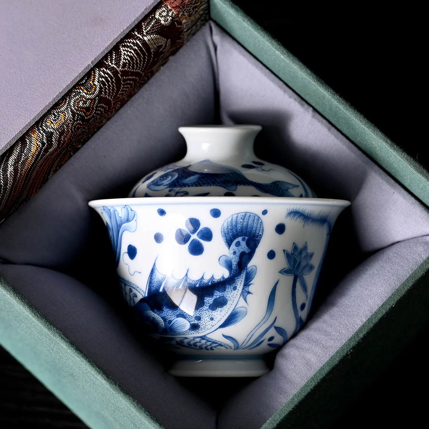 High-End Jingdezhen Blue and White Fish Algae Pattern Two Tureen Not Hot Tea Brewing Bowl Household Ceramic Cup Kombucha