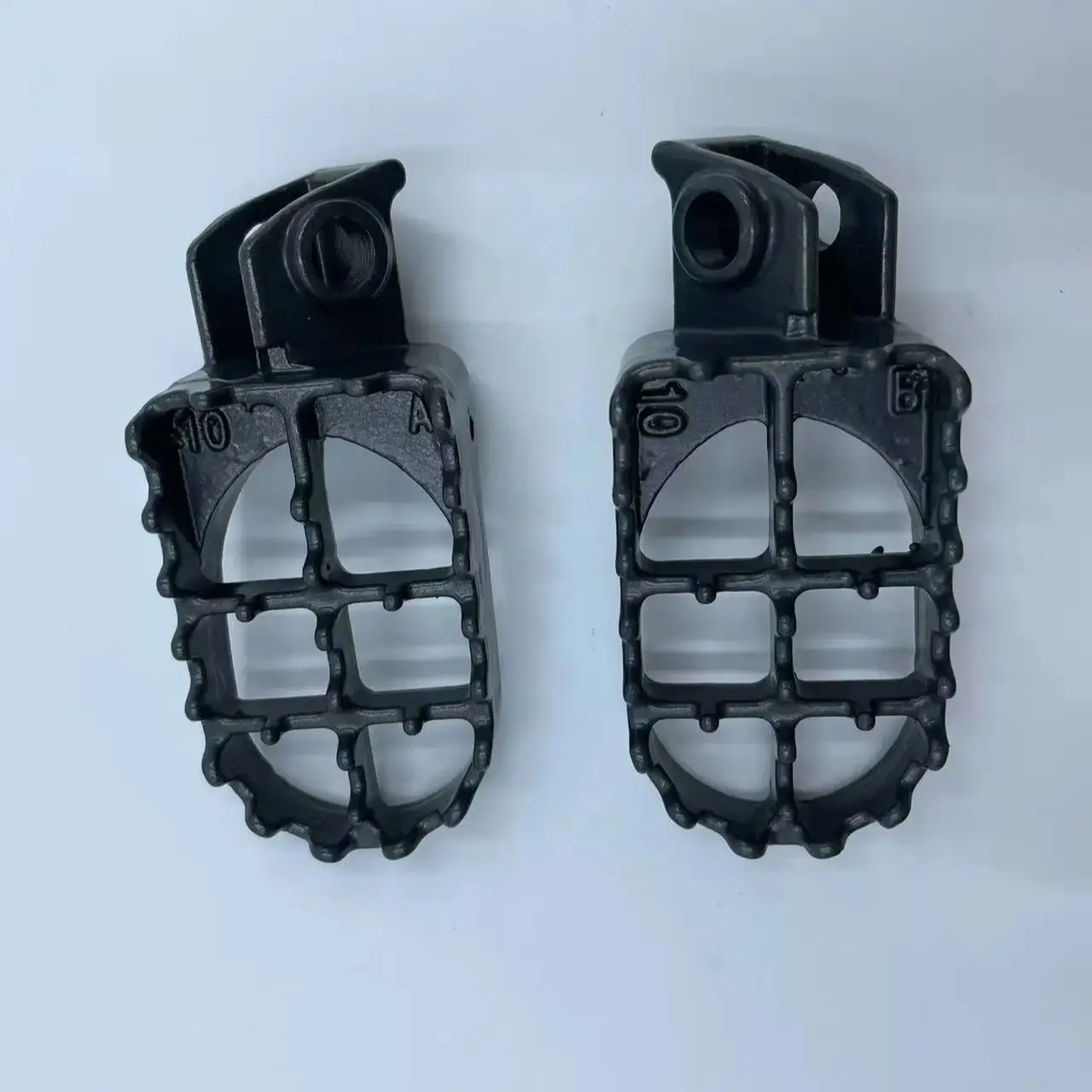 

Motorcycle Foot Pegs Rests Footpegs for 2001-2012 125 EXE 520 EXC SX 540 SXC 250 SXS 400 MXC 625 Motorbike Chinese Dirt Pit Bike
