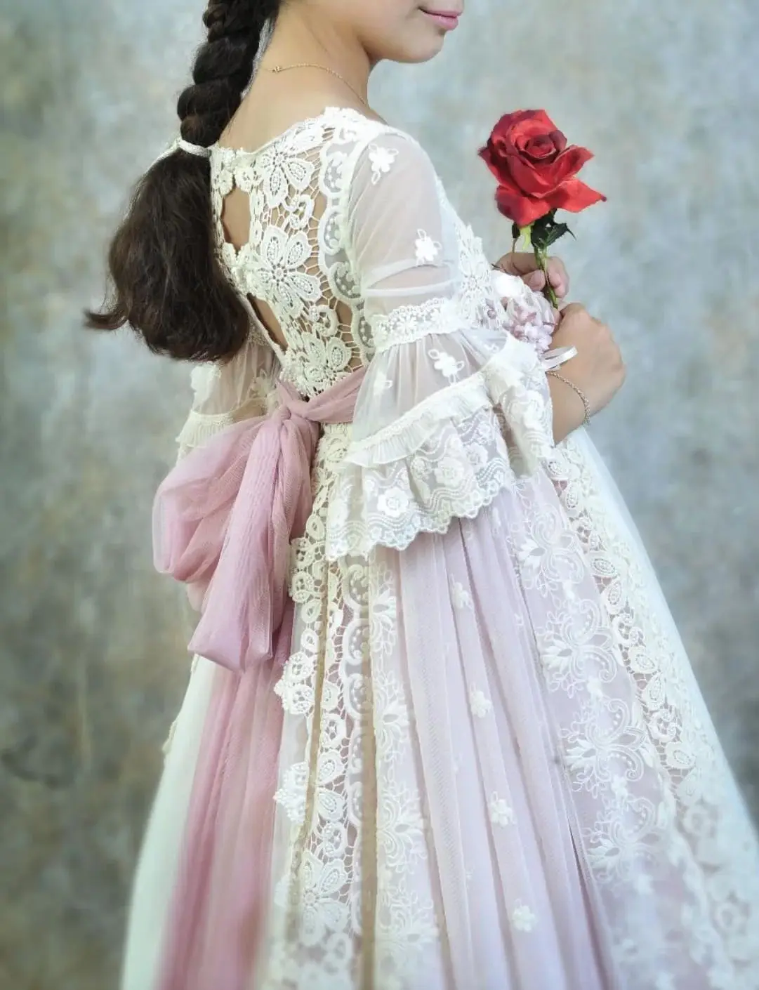 BABYONLINE-Robe de première communion en dentelle, robe de Rhlongue, brodée de fleurs roses, corsage personnalisé, ceinture en ruban, demi-manches