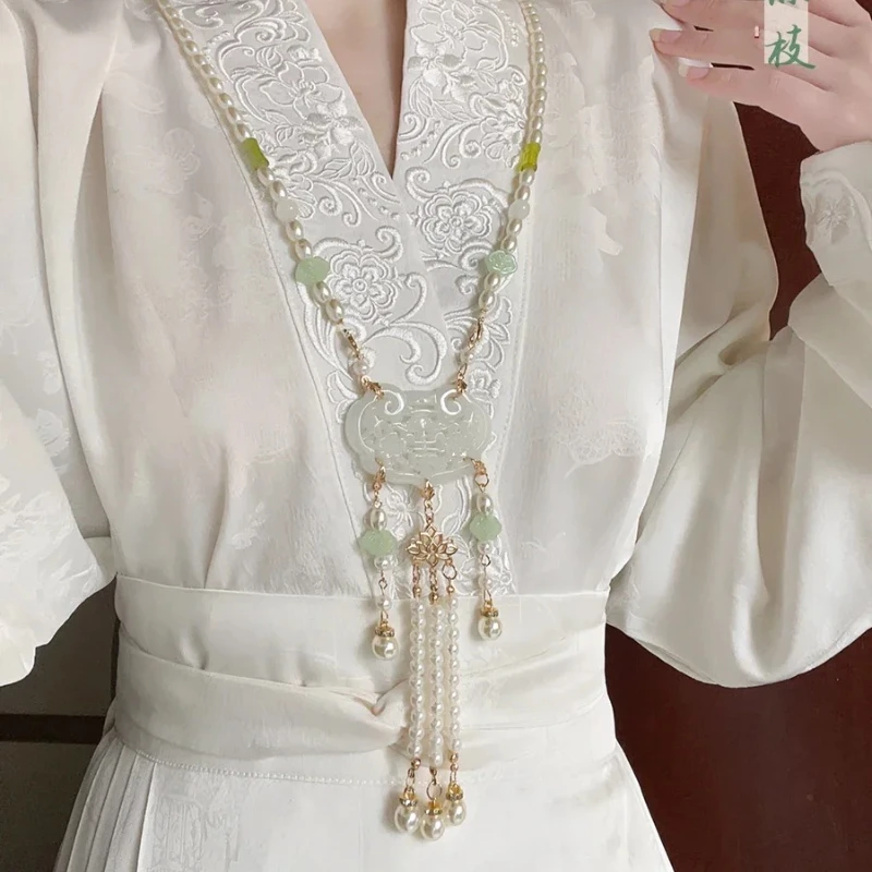 

Ожерелье из белого халцедонового жемчуга в китайском стиле, женские антикварные венки с цельной задней частью, кисточка с бисером, юбка с конским лицом, аксессуары