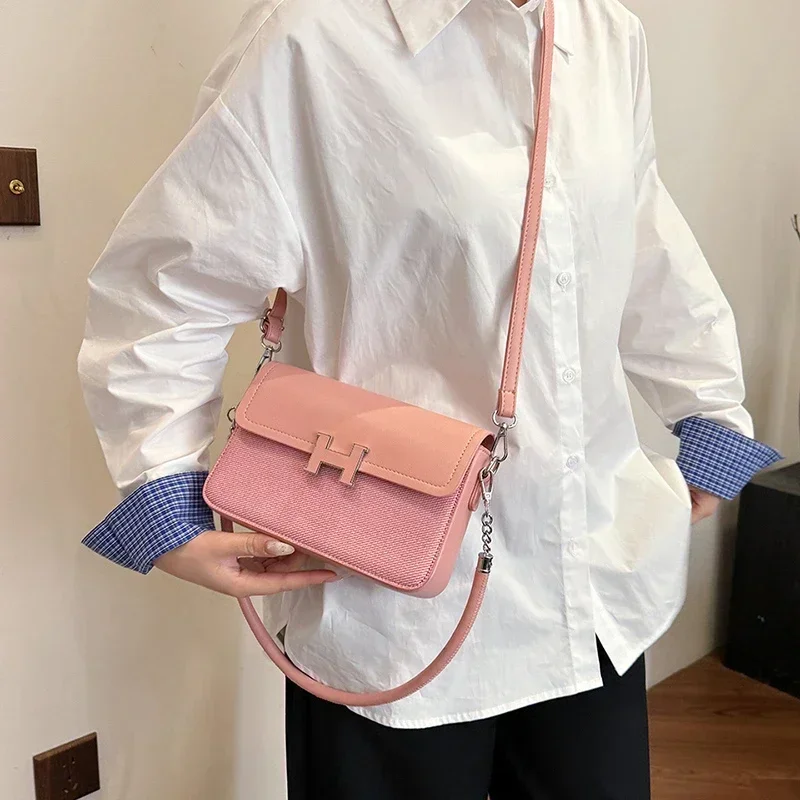 

Elegant Leather Shoulder Bag for Women - Luxury Designer Crossbody Handbags Classic Tote Ladies Messenger Purse