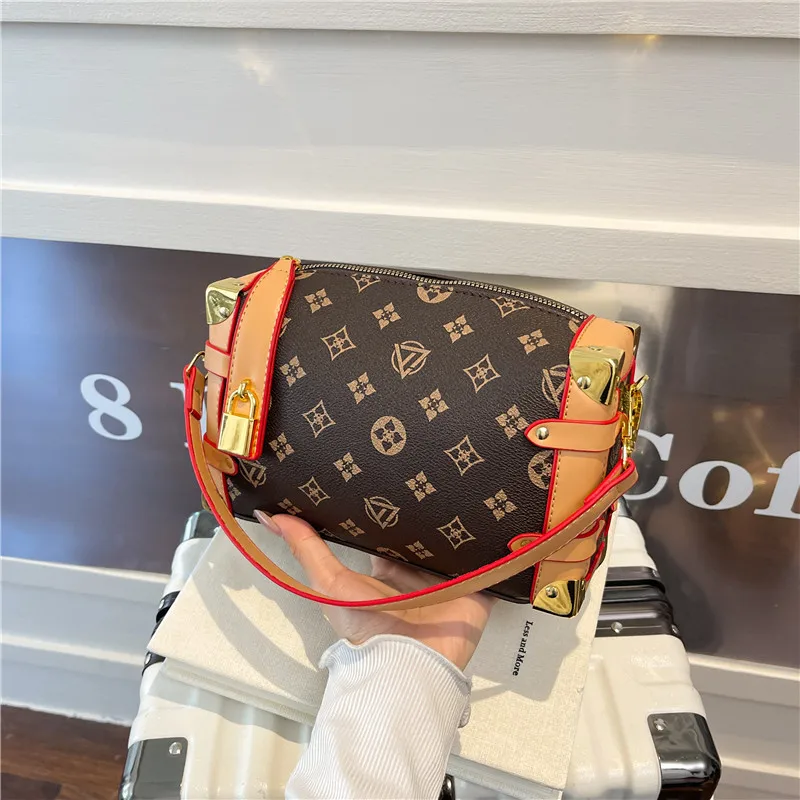 

‌2025 Women's Pillow Hobo Bag: Simple Retro Print Crossbody, Spacious Everyday Carry