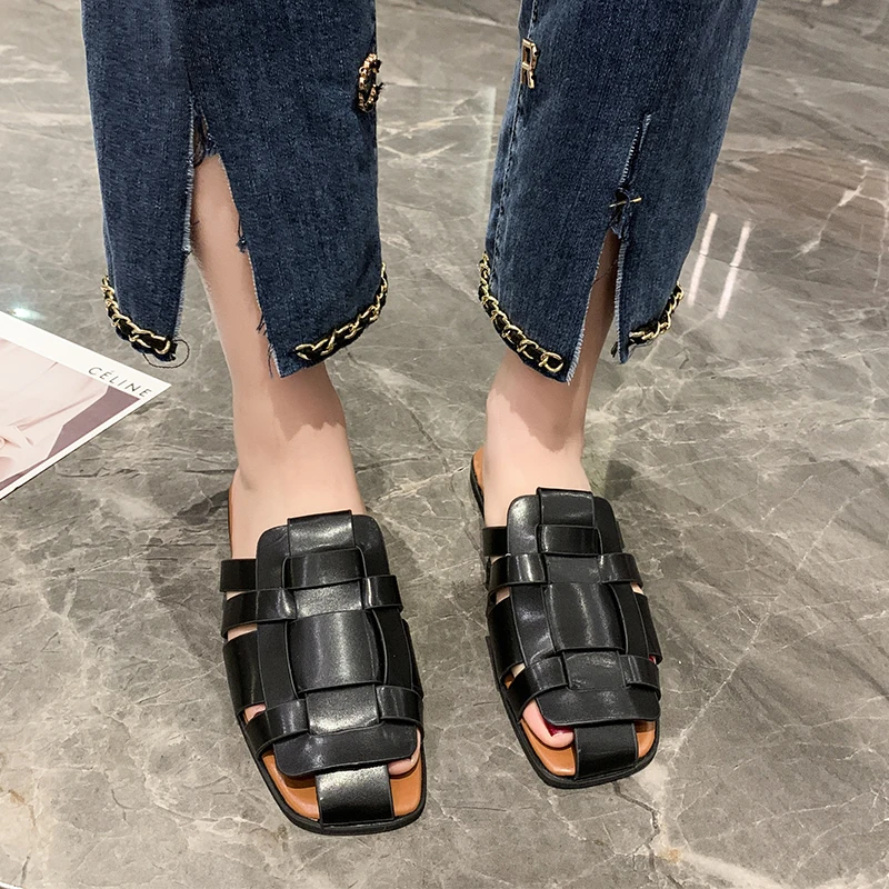 Chinelos Lisos Mulheres Sapatos de Verão Das Mulheres Moda Quadrada Toe Slides Mulheres Oco Respirável Gladiador Casual Ladies Shoes