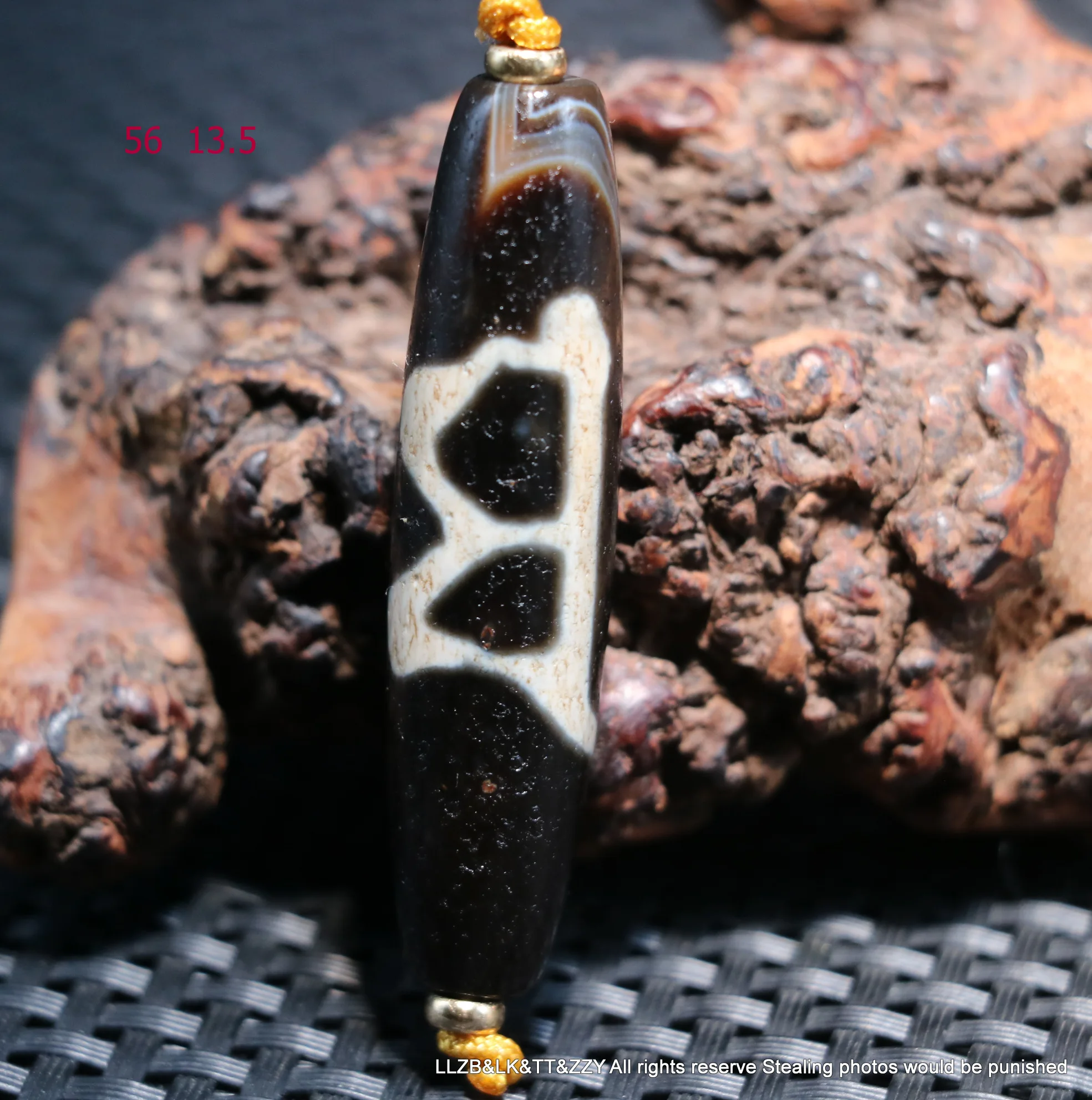 

Treasure Power Magic Energy Tibetan Old Agate OM Wishing Word Natural Silkworm Line Totem dZi Bead Amulet Timestown UPD1210A