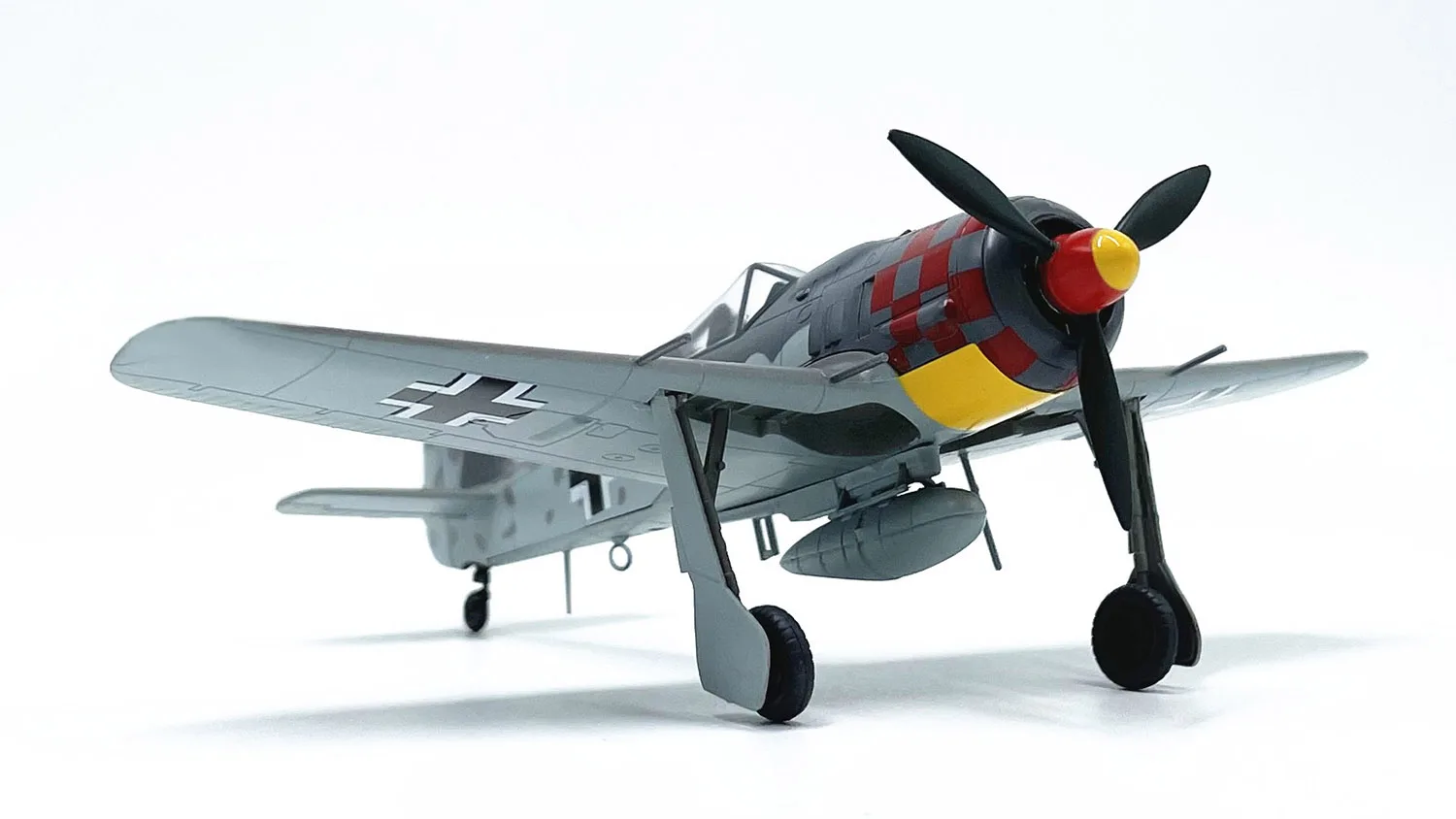 special offer 1: 72 36403 German FW190 A-6 fighter model Finished product collection model