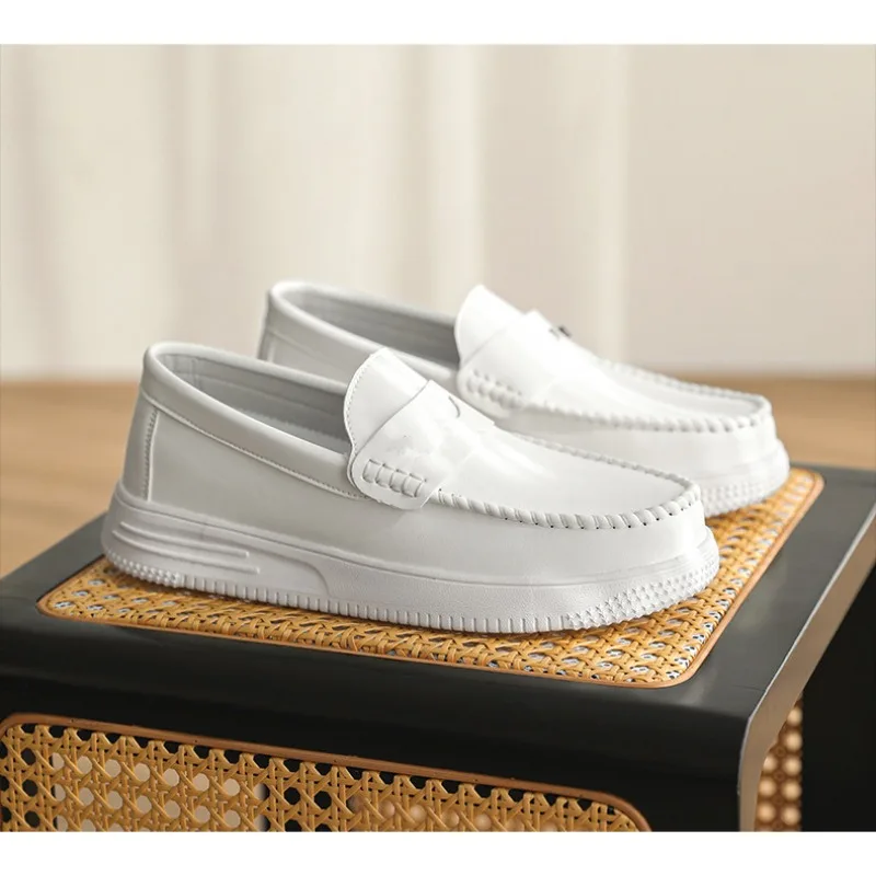 

Мужские лоферы с уникальной цветовой гаммой, плоской мягкой подошвой, цельные, больших размеров, подходят для повседневной носки весной и осенью.