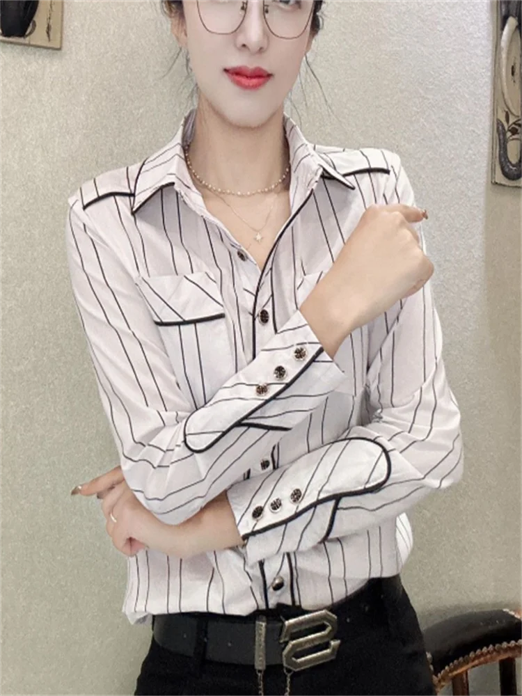 Slanke gestreepte shirts Damesblouse Casual shirt met lange mouwen en omgeslagen kraag Chique knop Vrouwelijke zakelijke kleding Koreaanse tops