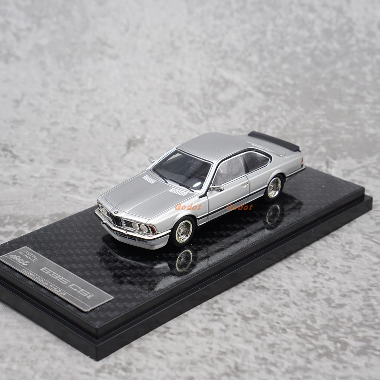 

YM 1:64 Scale Resin BMW 635 CSi Limited Edition Toys Cars Model Classics Nostalgia Adult Gift Collection Souvenir Static Display