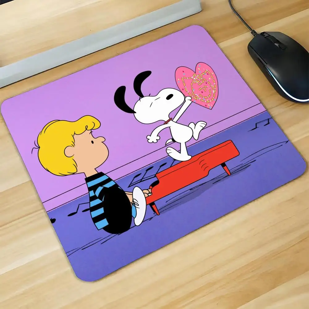 Cartoon Cute Dog S-Snoopys Mouse Pad Gaming Laptops Keyboard Mat Deskmat Pc Accessories Desk Protector Mousepad Gamer Mats Anime