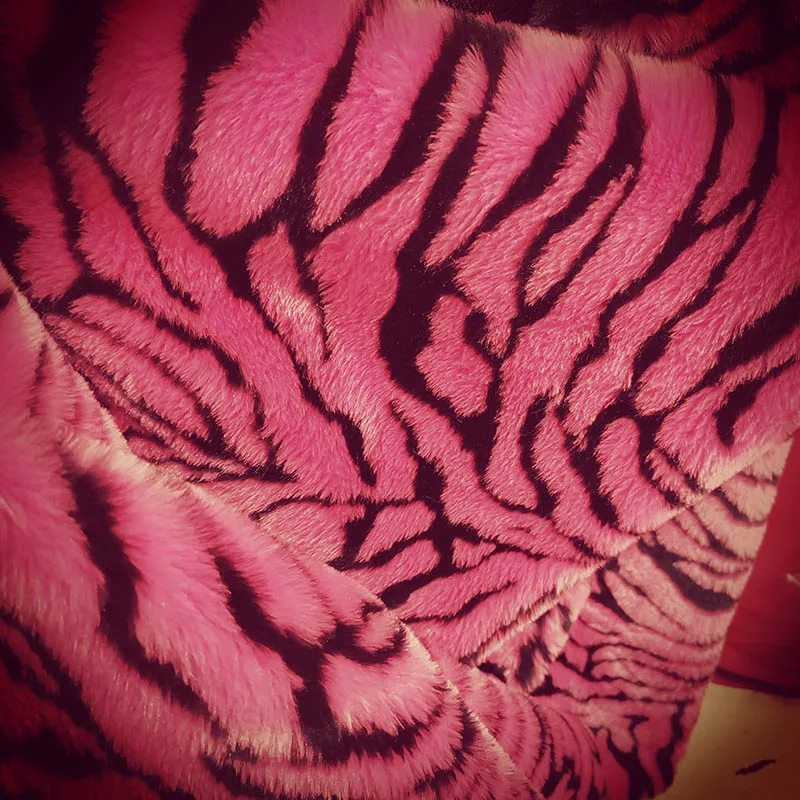 Good Rose Red Leopard Faux Fur Fabric, 1.5cm Hair,Zebra Stripe Artificial Plush,Sew Diy Collar,Stage Clothing,Toys,Wide175cm