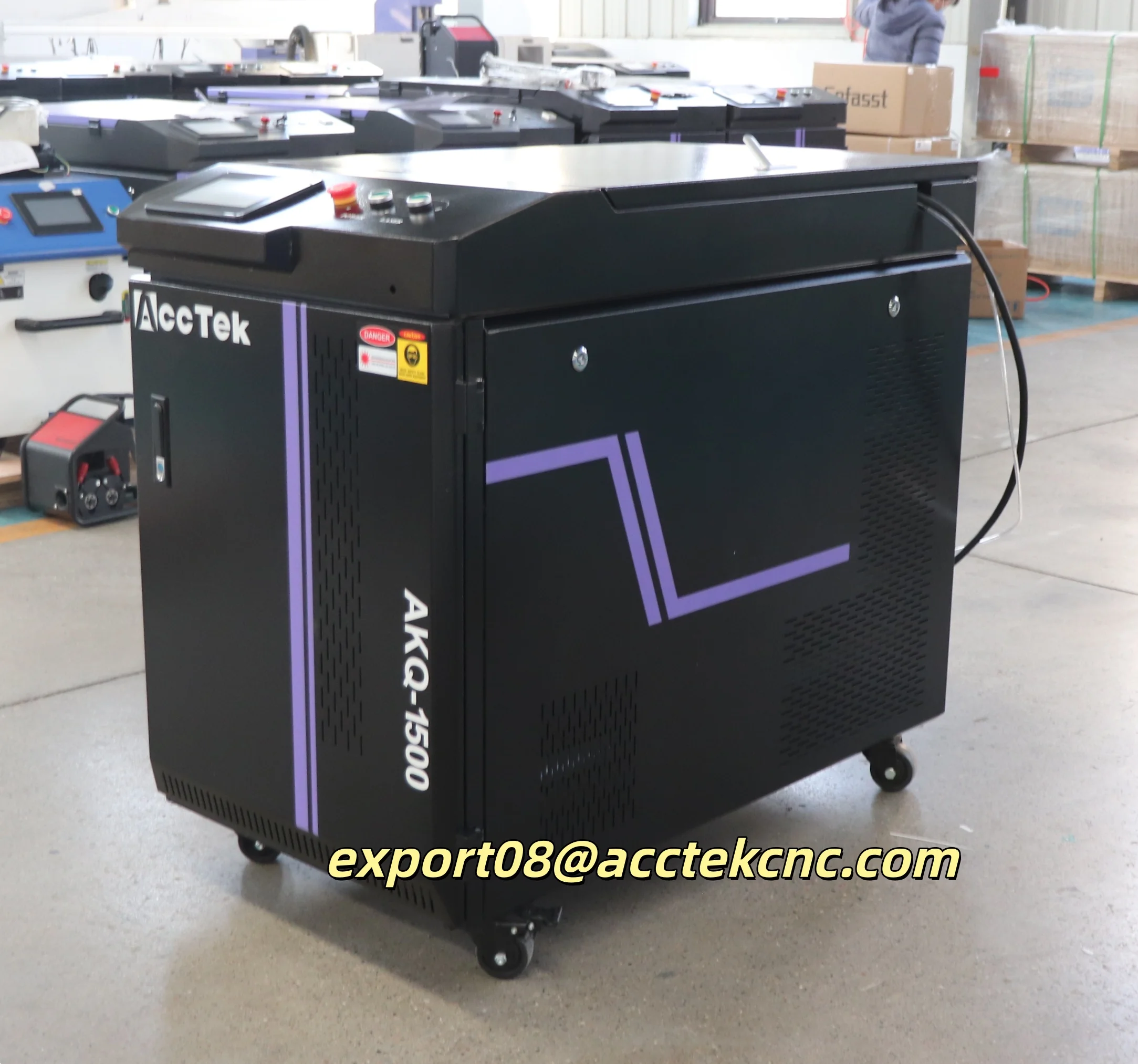 Good Price AKQ-1500 CW Fiber Laser Cleaning Handheld Machine Water Cooling for Laser Metal cleaning Laser Metal Rust Cleaning