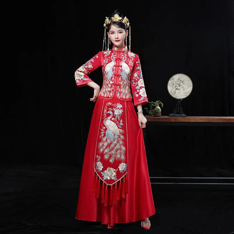 

Chinese Bridal Dress Traditional Women's Wedding Dresses Embroidered Standing Neck Long Qipao Plus Size 4XL Xiuhe Clothing