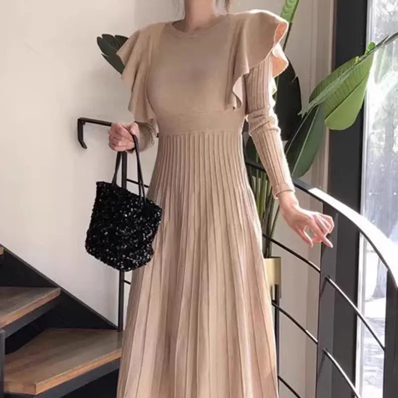 

Korean Sweater Dress Women 2023 Autumn French Style Round Neck Ruffle Design High Waisted And Slim Pleated Knit Dress Midi Z2430