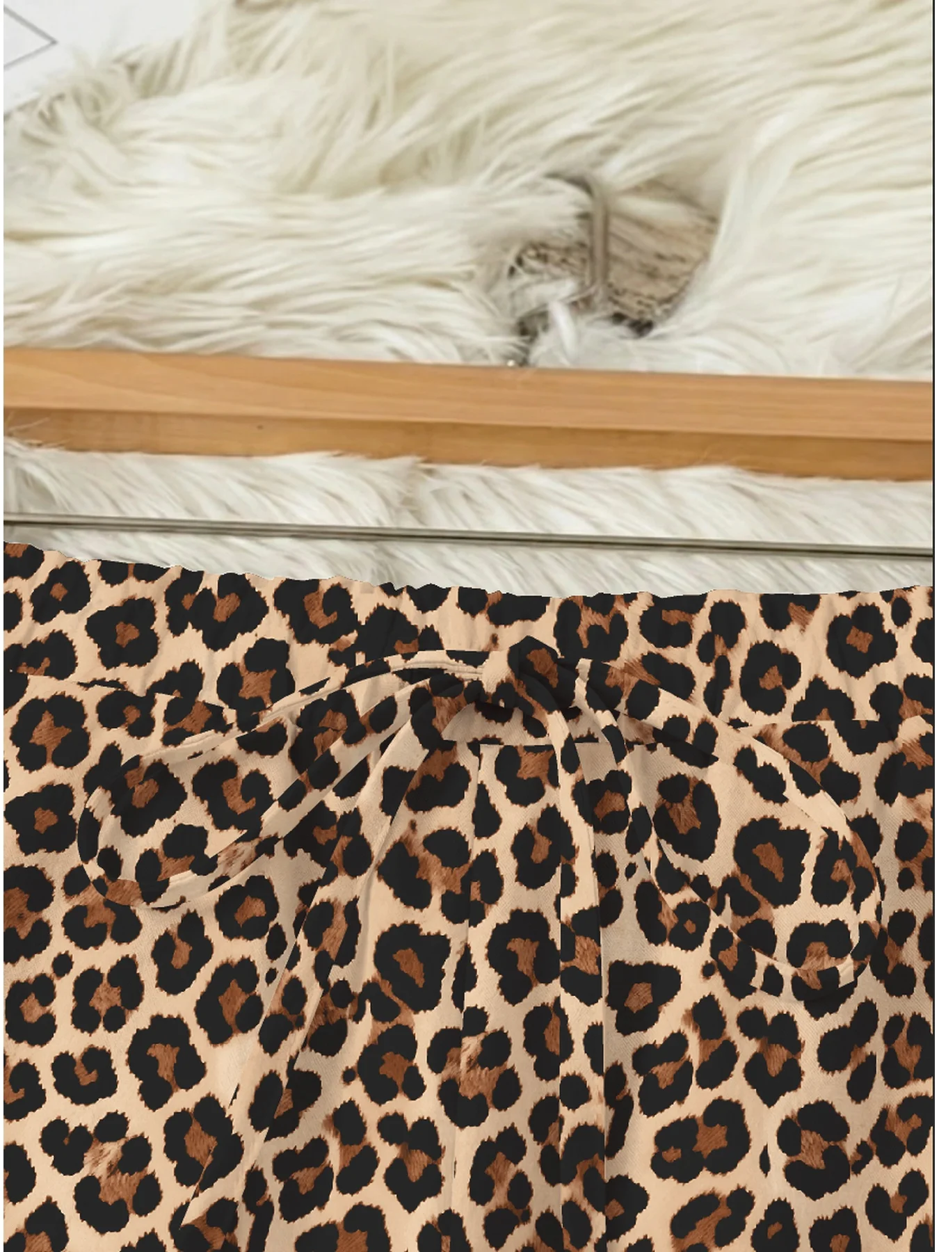 Damenhose mit Leopardenmuster, weitem Bein und Kordelzug, lässig, bequem, mit elastischem Bund, elegant und modisch. – Detail 6