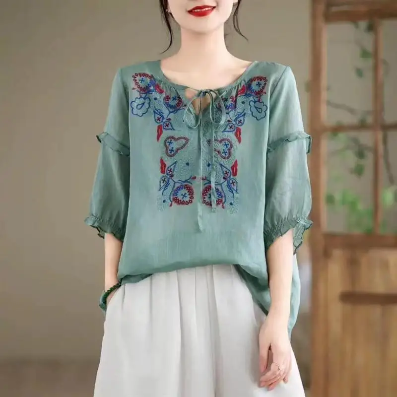 New 2024 Summer Arts Style Women Half Sleeve Loose cotton line V-neck T-shirt Vintage Flower Embroidery Tee Shirt Femme Tops