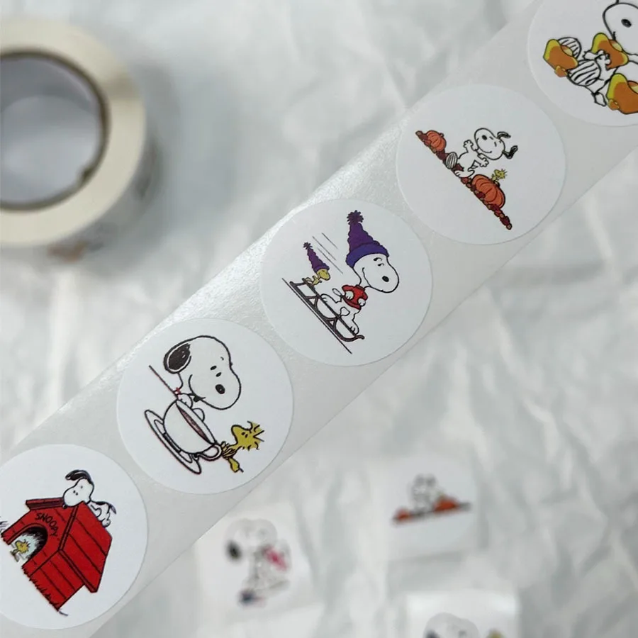 500 Pz/rotolo Anime Snoopys Adesivo Kawaii Bambini Ricompensa Adesivi Decorazione Del Fumetto Bagagli Decalcomanie Graffiti Giocattoli Regalo Di Compleanno