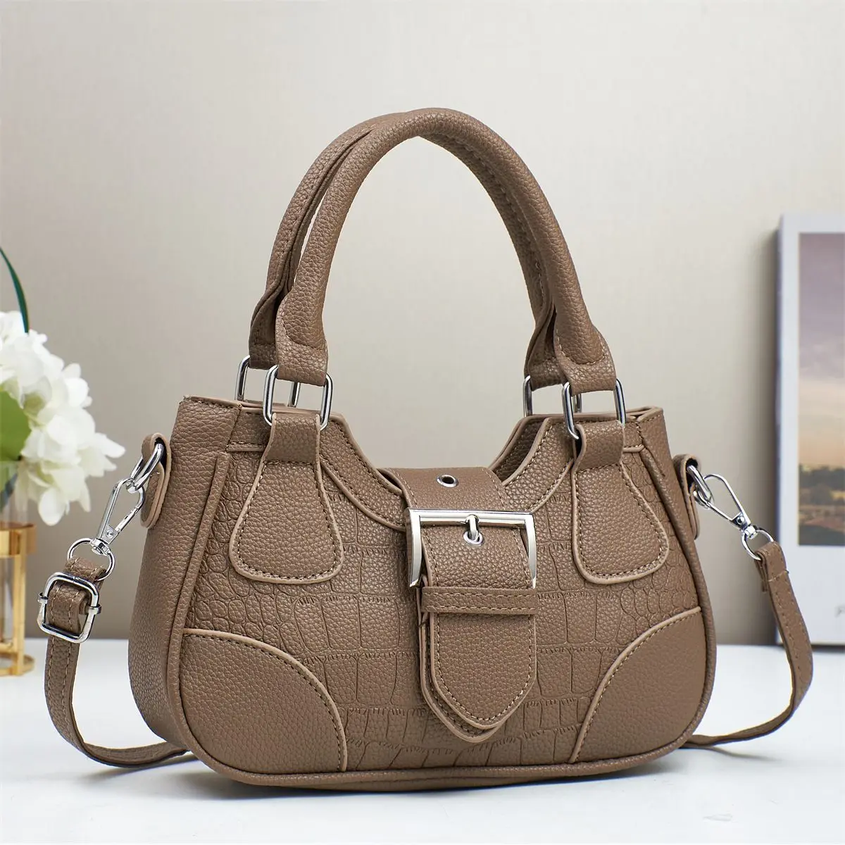 

Elegant Women's Crossbody Bag Fashionable Handbag Korean Style Shoulder Bag Versatile Ladies Purse Trendy Bag for Women