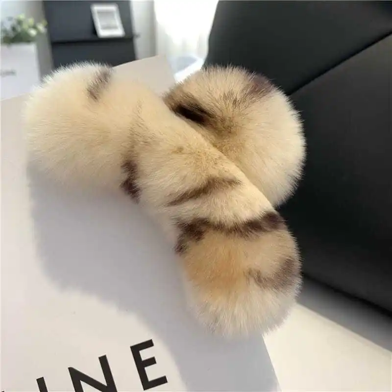 Fluffy Real Otter Rabbit Hair Large Clip Back Spoon Temperament Internet Red New Cute Plush Headpiece Scratching Accessories