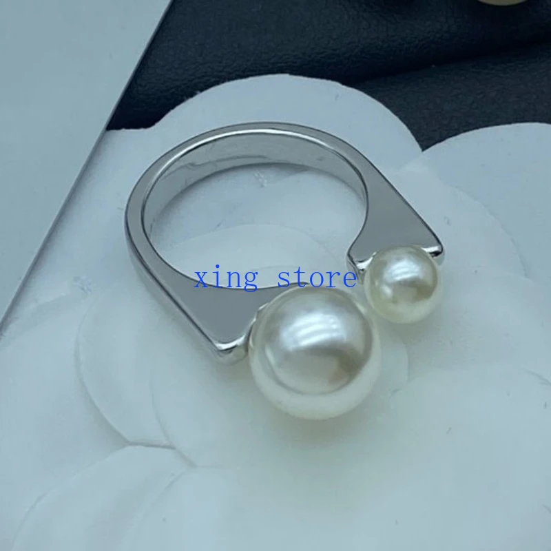 2024 Fashion New Sweet and Romantic Simulated Pearl Inlaid Round Women's Ring